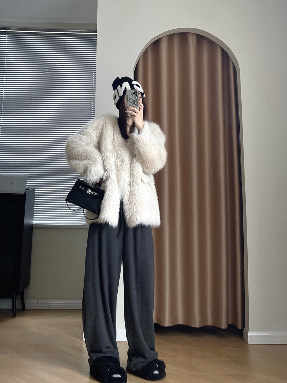时髦精V领皮草Faux Fur Coat