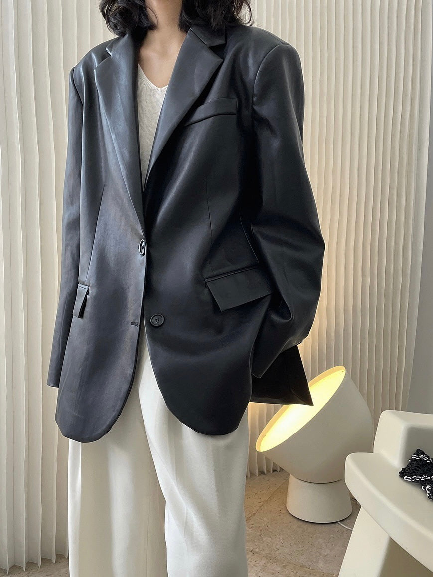 黑色轮廓形皮衣Black Leather Blazer
