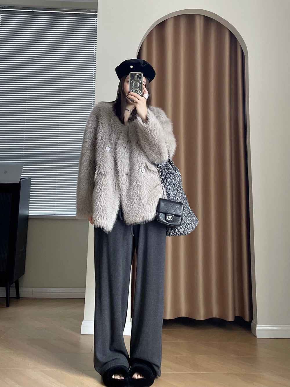 时髦精V领皮草Faux Fur Coat