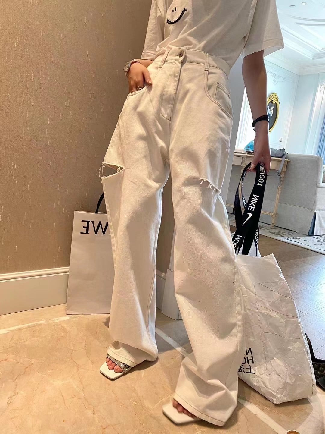 马吉拉风侧边开叉牛仔裤White High Rise Straight Cut Jean with Rips