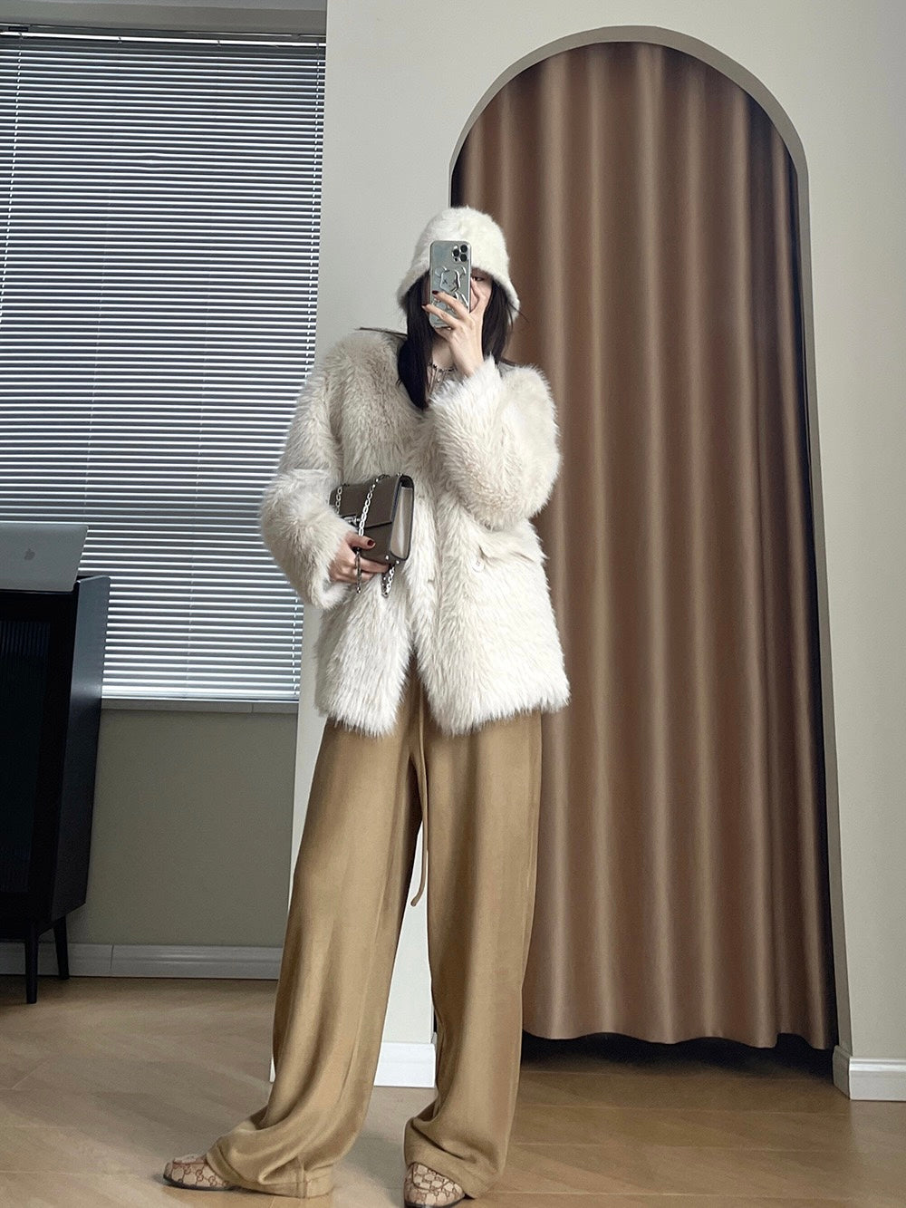 时髦精V领皮草Faux Fur Coat