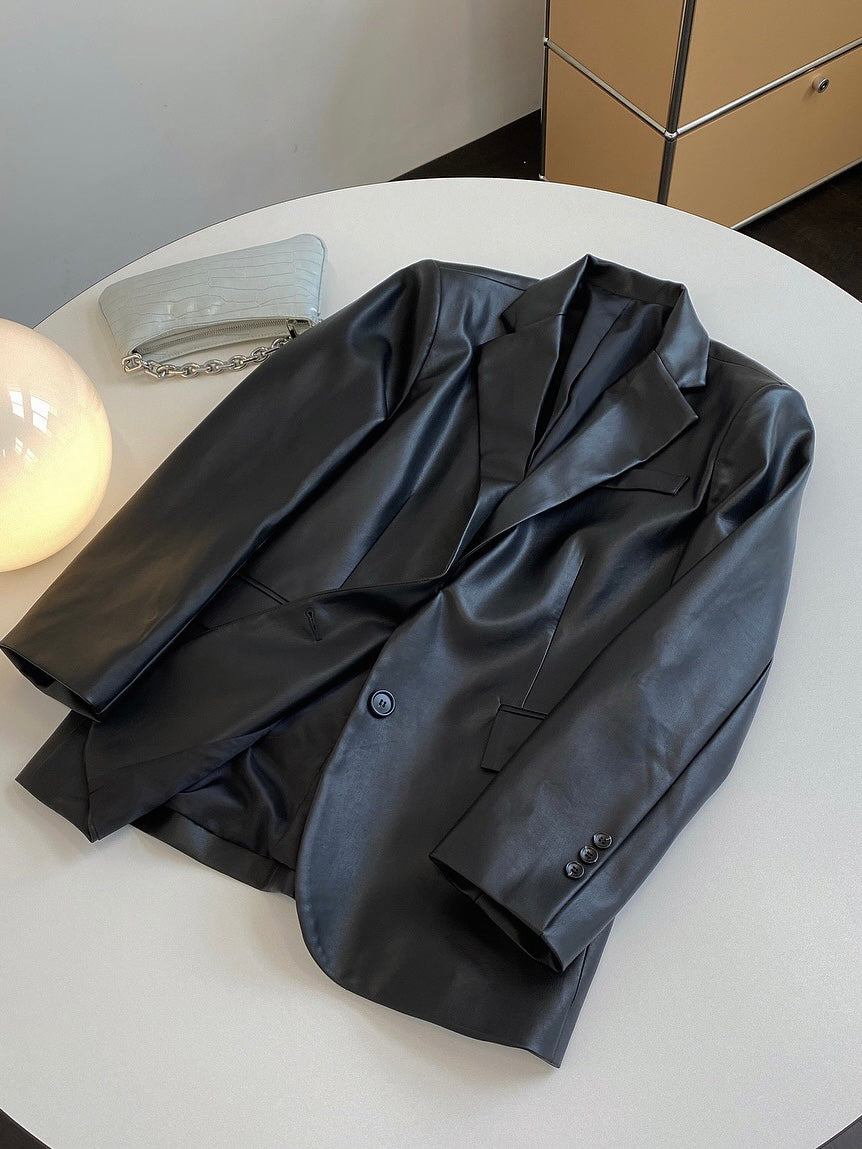 黑色轮廓形皮衣Black Leather Blazer