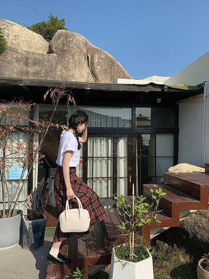 白色miu系手提包White Handbag with Shoulder Strap