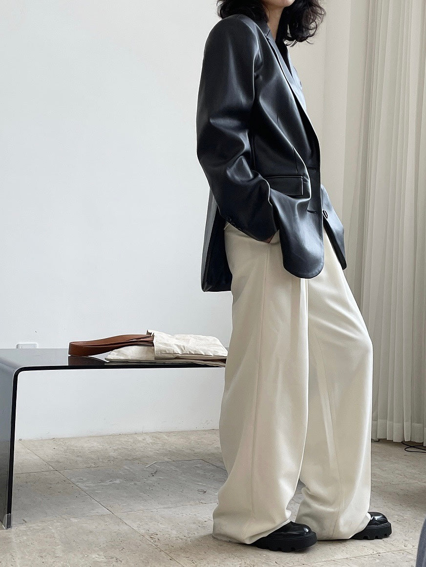 黑色轮廓形皮衣Black Leather Blazer