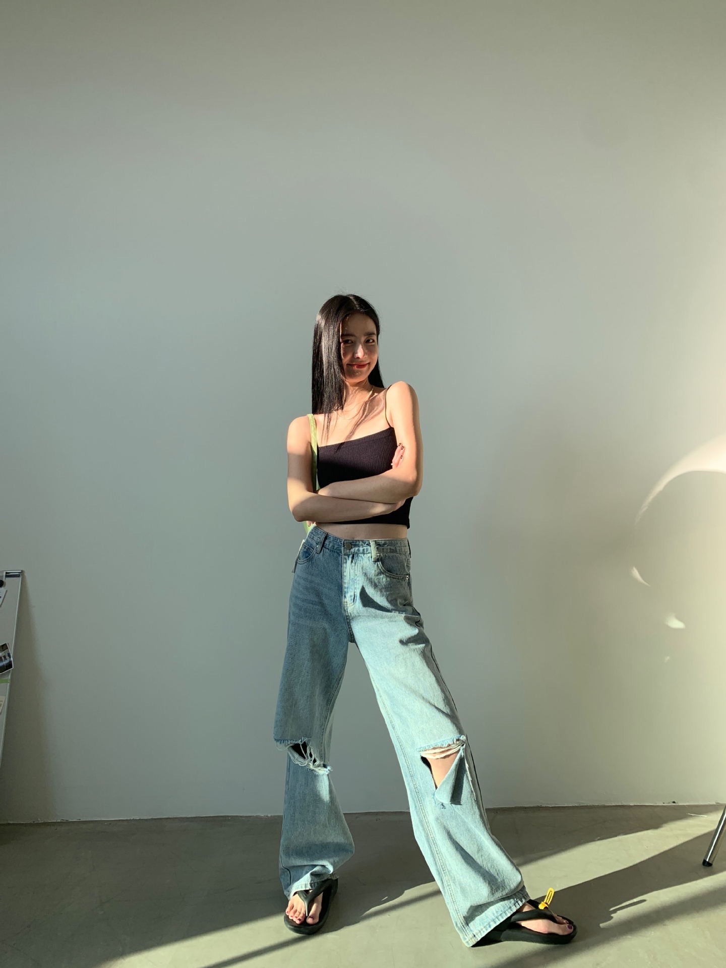 细肩带一字领口吊带Suspender Knit Crop Top