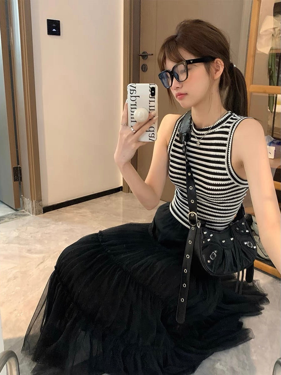 极简黑白条纹背心Sleeveless Knit Vest