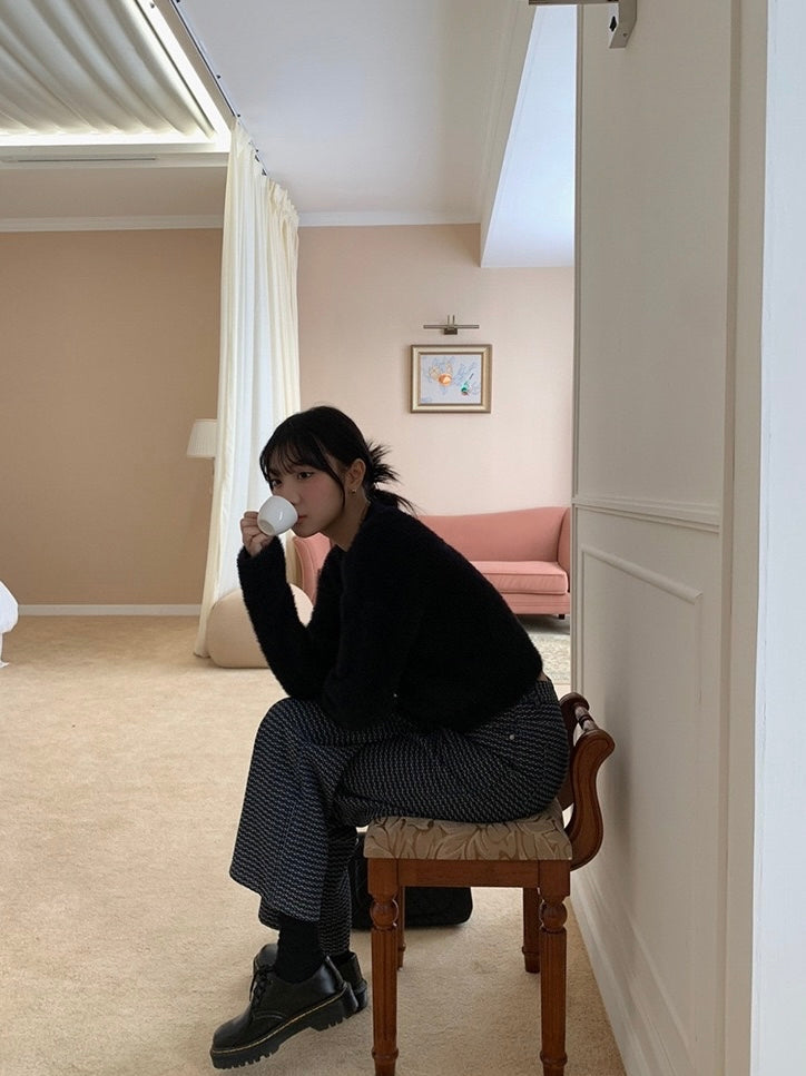 软糯黑套头毛衣Fluffy Black Jumper