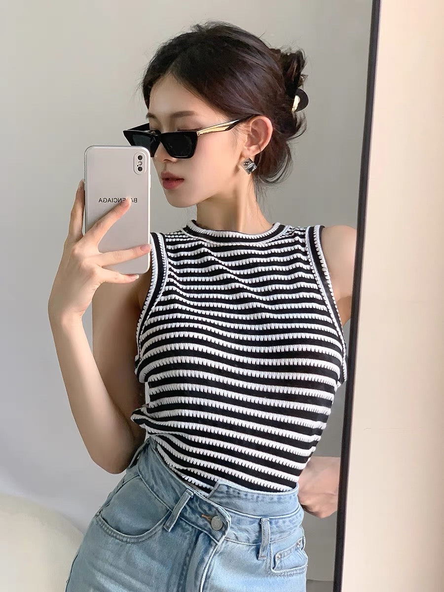 极简黑白条纹背心Sleeveless Knit Vest