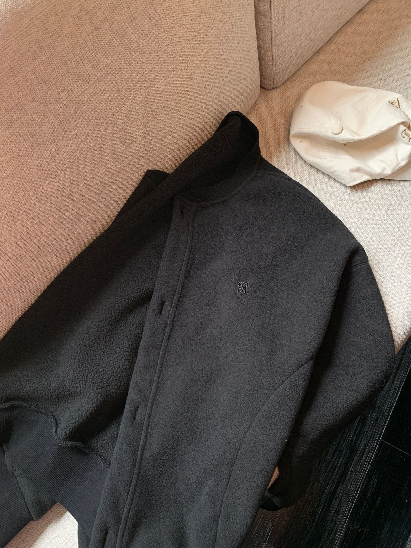 摇粒绒刺绣单排扣卫衣外套Sweatshirt Jacket in Rocker Fleece