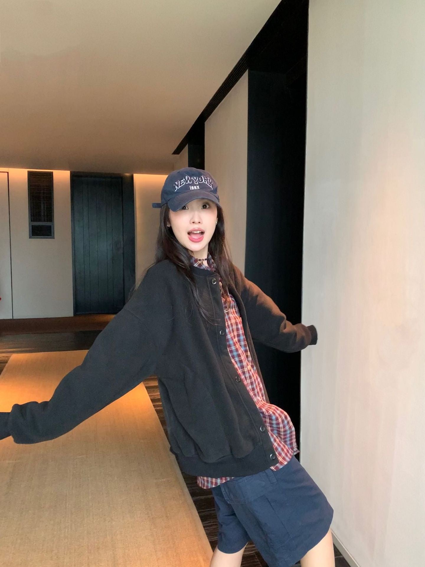 摇粒绒刺绣单排扣卫衣外套Sweatshirt Jacket in Rocker Fleece