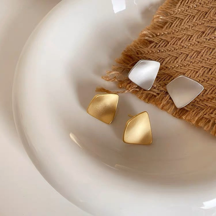 不规则方形耳钉Irregular Shape Stud Earrings