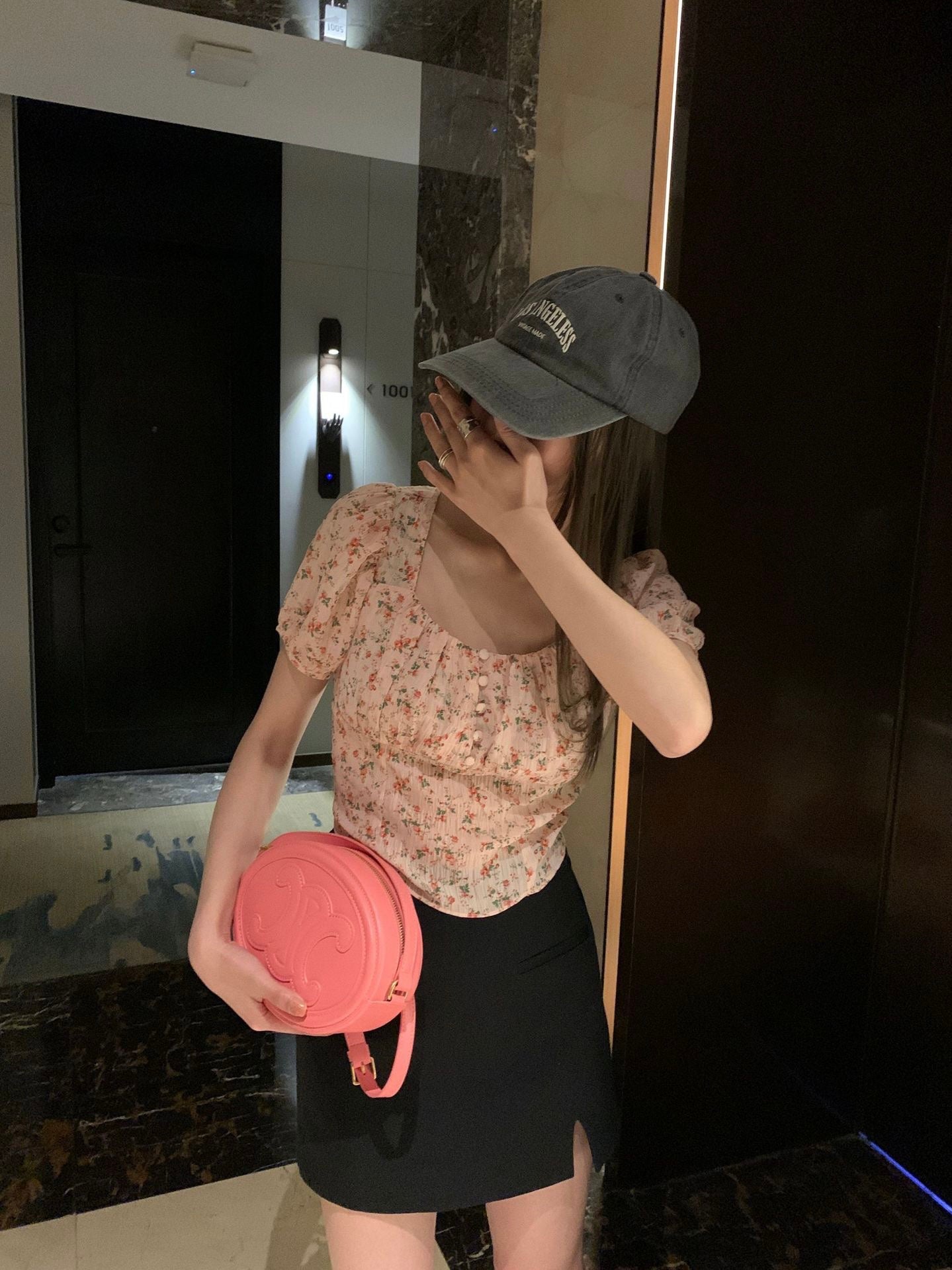 黑色下摆开衩短裙Black Mini Skirt