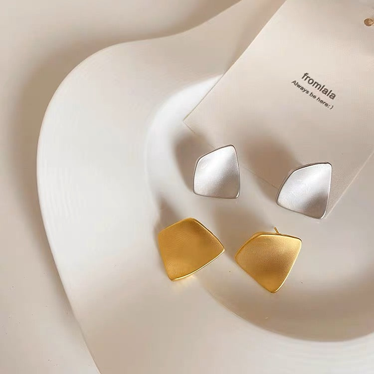 不规则方形耳钉Irregular Shape Stud Earrings