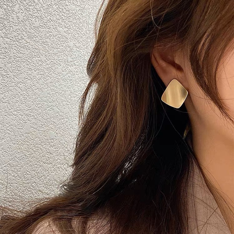 不规则方形耳钉Irregular Shape Stud Earrings