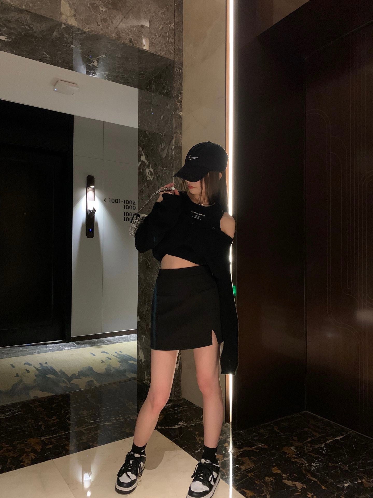 黑色下摆开衩短裙Black Mini Skirt