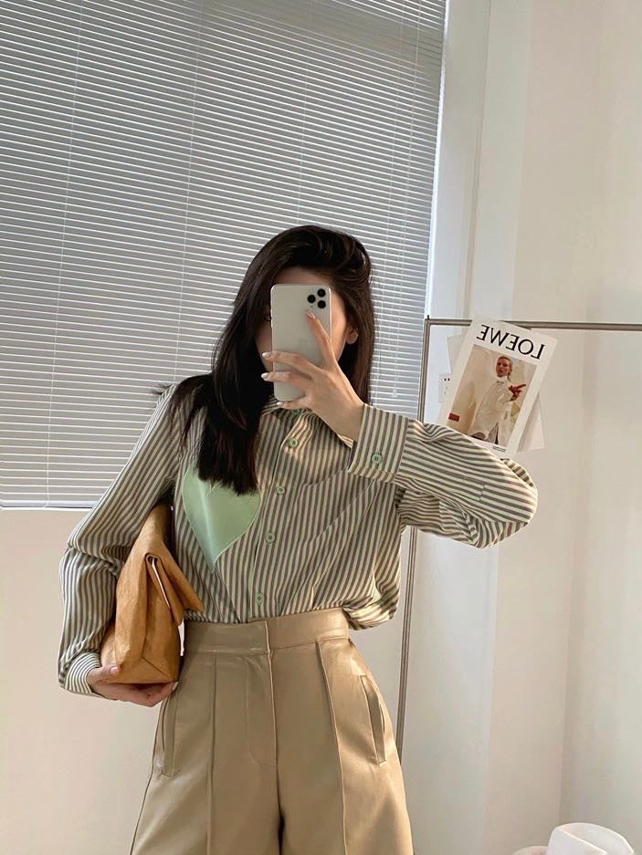 爱心竖条纹拼色衬衫Stripped Heart Embroidery Shirt