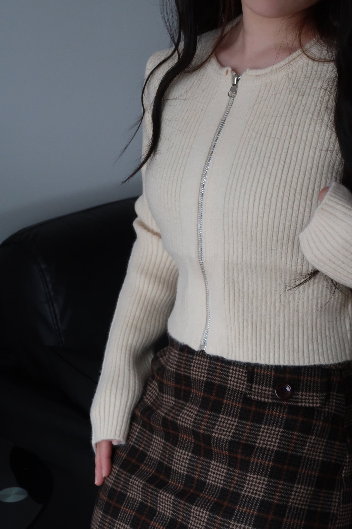 极简米色拉链开衫Crop Knitted Zip Cardigan