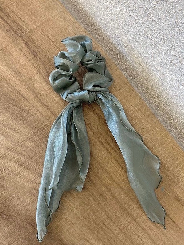 Bow-tie Scrunchie