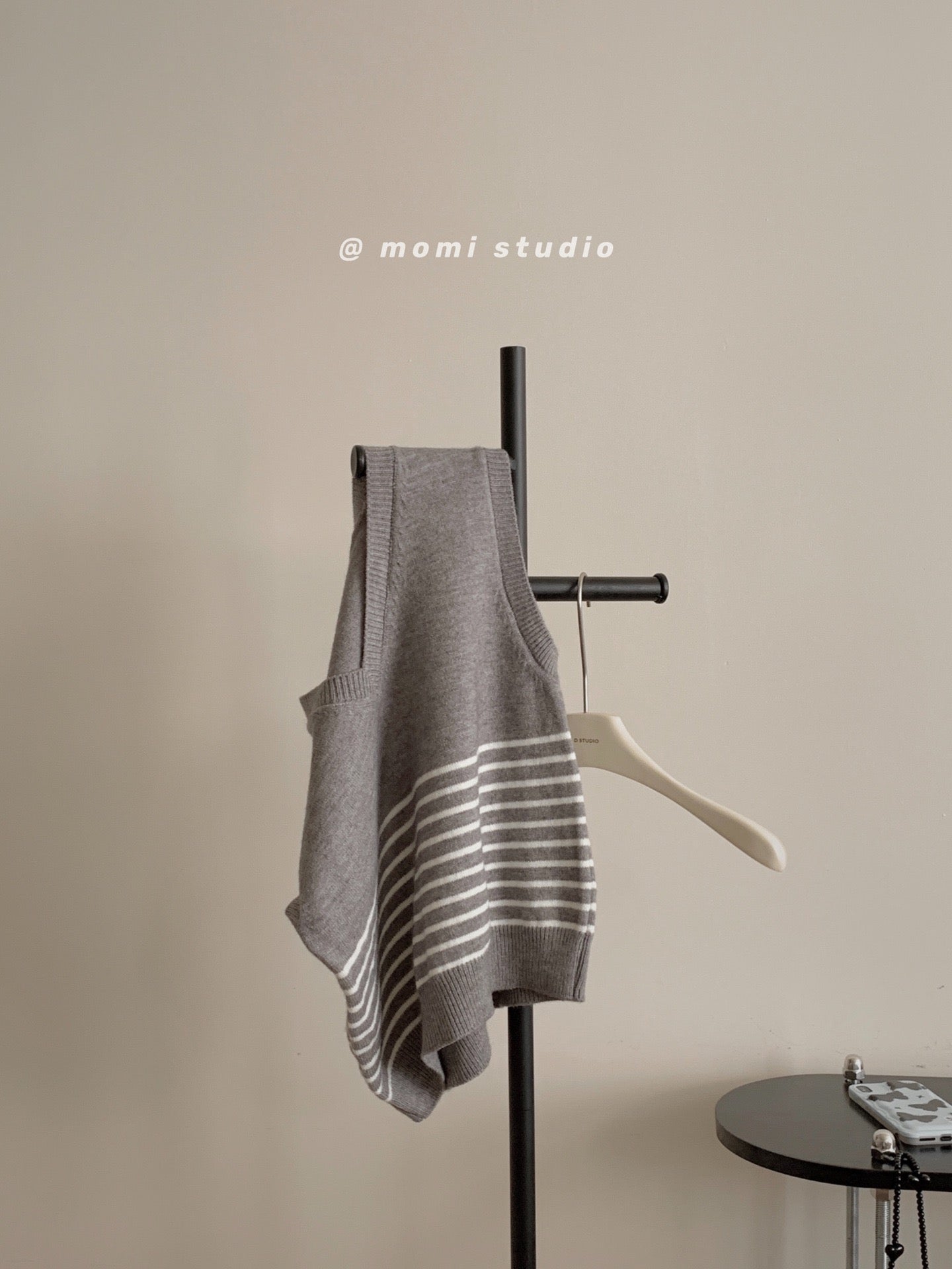 灰色条纹慵懒V领马甲Grey Striped Slouchy V-Neck Vest