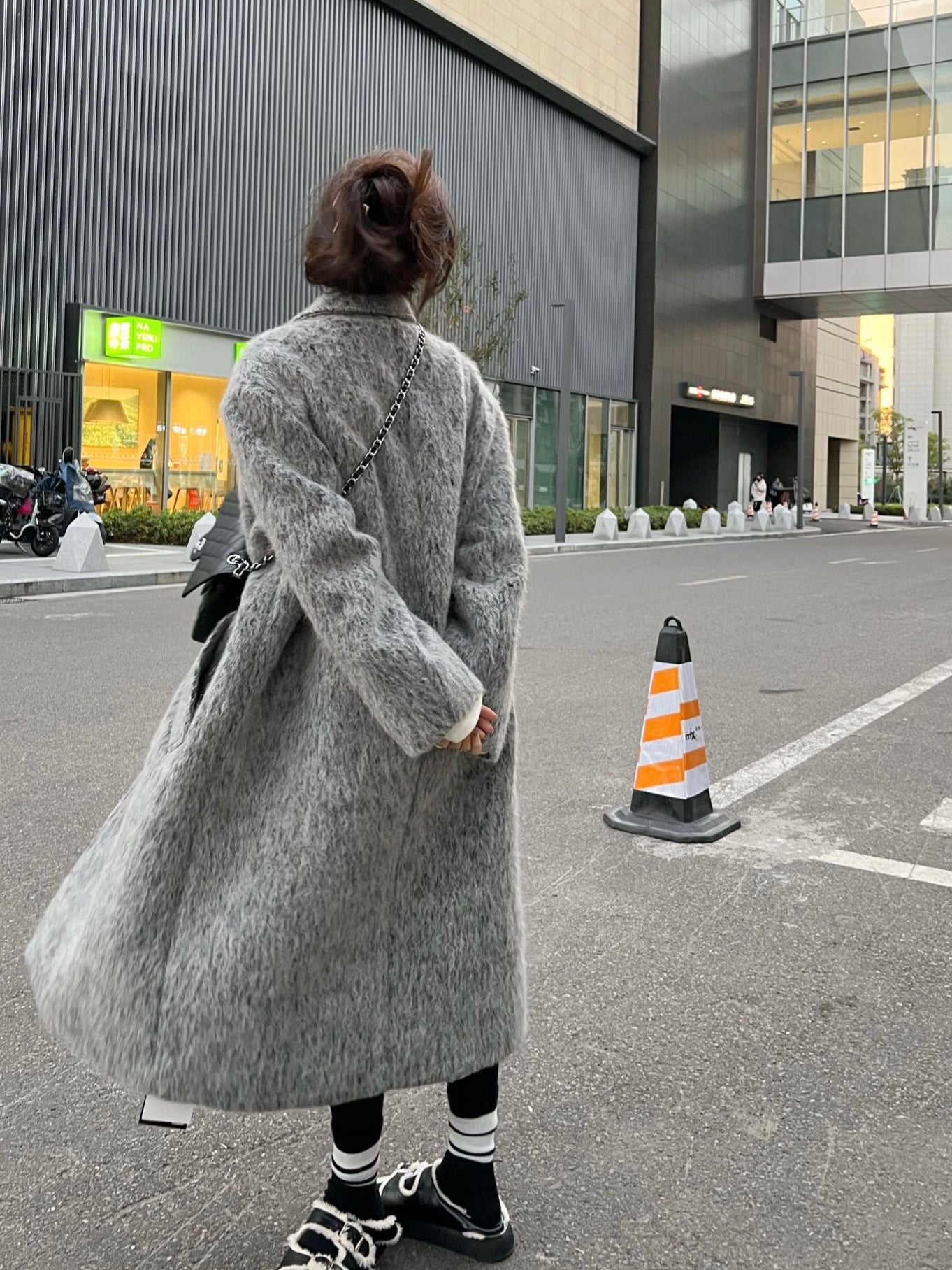 灰色马海毛大衣Light Grey Fur Coat