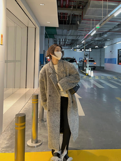 灰色马海毛大衣Light Grey Fur Coat