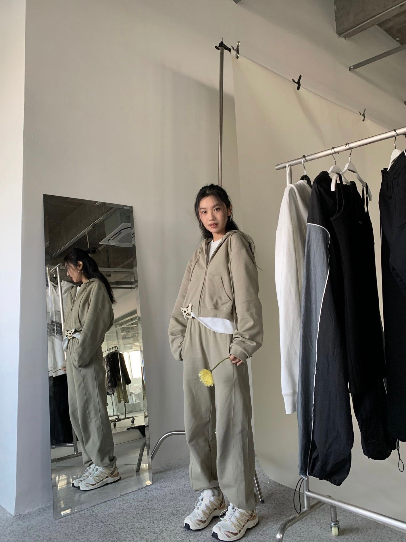 灰绿色/黑色运动休闲套装Full-Zip Hoodie and Classic Sweatpant