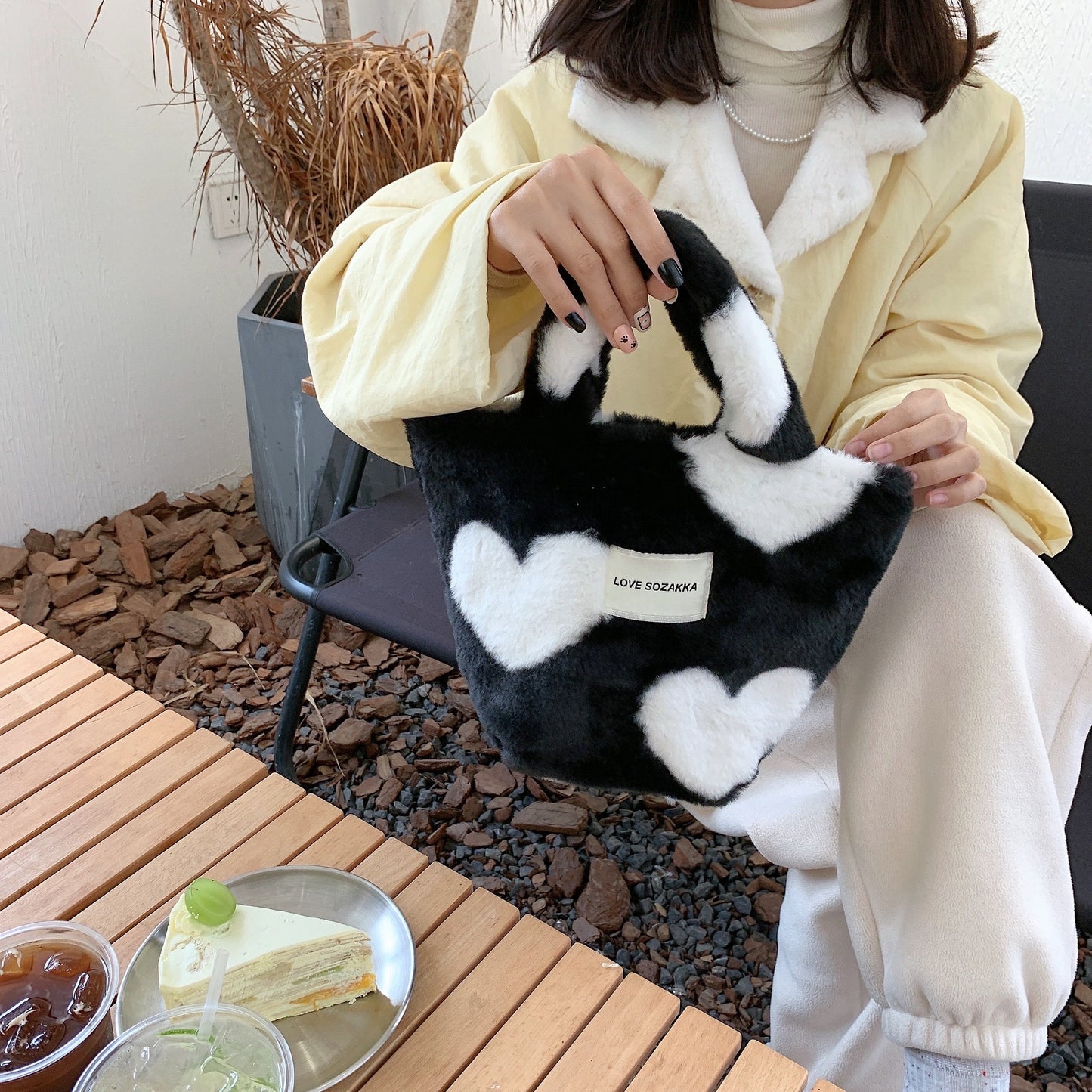 50%OFF_爱心毛毛手提包Heart Shape Fleece Handbag