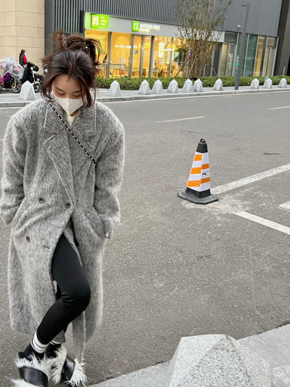 灰色马海毛大衣Light Grey Fur Coat