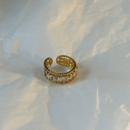 精致满钻小花戒指Gold-Plated Ring with Diamonds