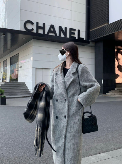 灰色马海毛大衣Light Grey Fur Coat