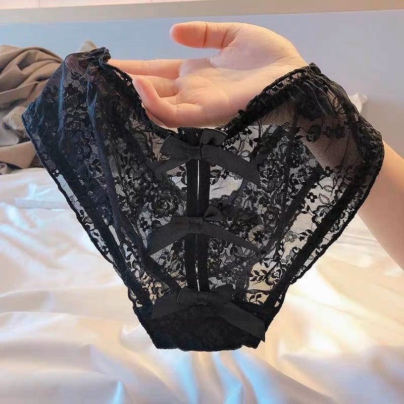 蝴蝶结蕾丝内裤Lace Knicker with Cut Out Design