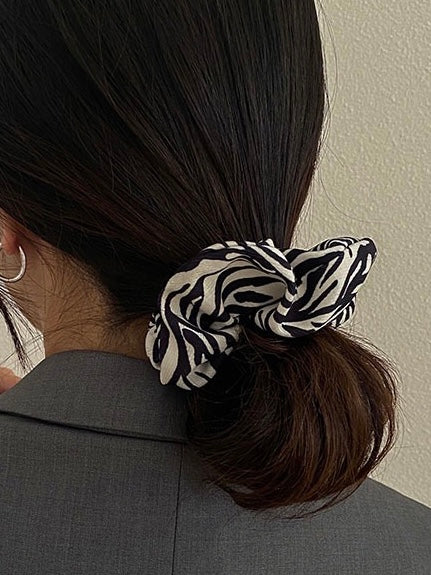 斑马纹发圈Zebra Hair Scrunchie