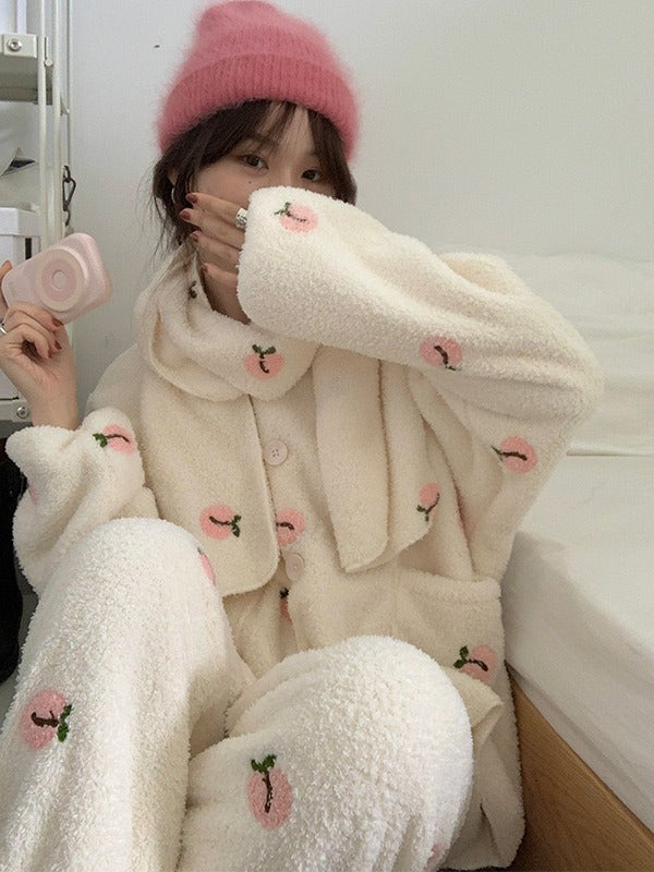 50%OFF_【蜜桃甜心】睡衣三件套White Embroidered Peach Fur Pyjama Set