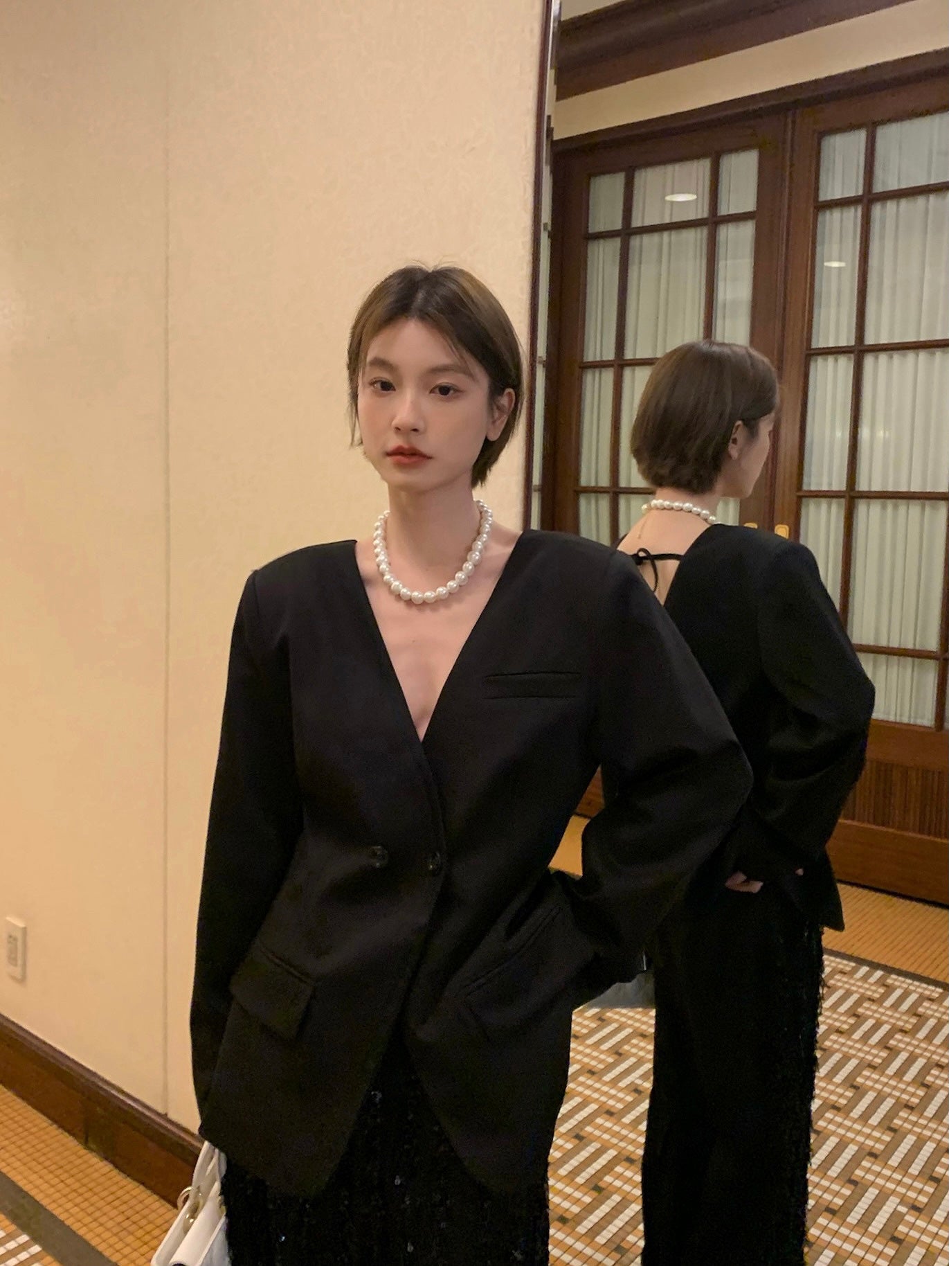 高级感V领露背小西装Black V Neck Pocket Blazer