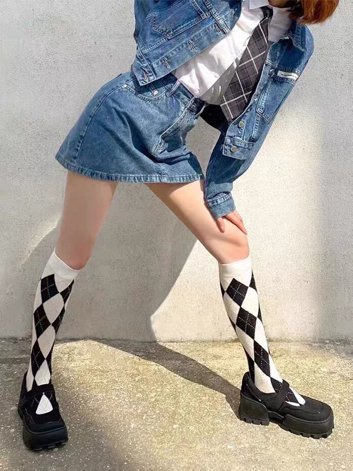 学院风菱格中筒袜Black and White Plaid Knee High Socks