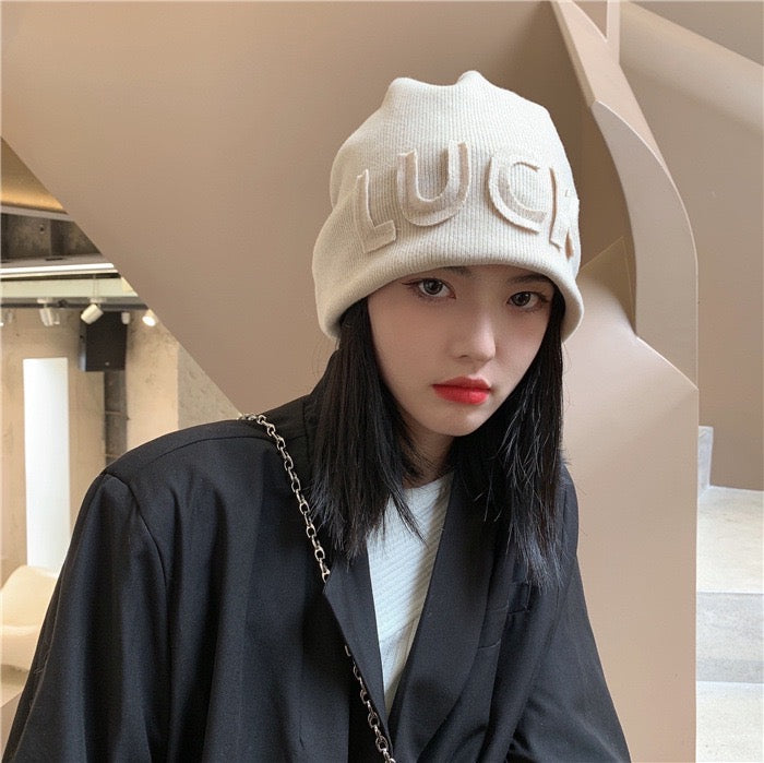 日系显脸小字母冷帽Daisy "LUCK" Beanie