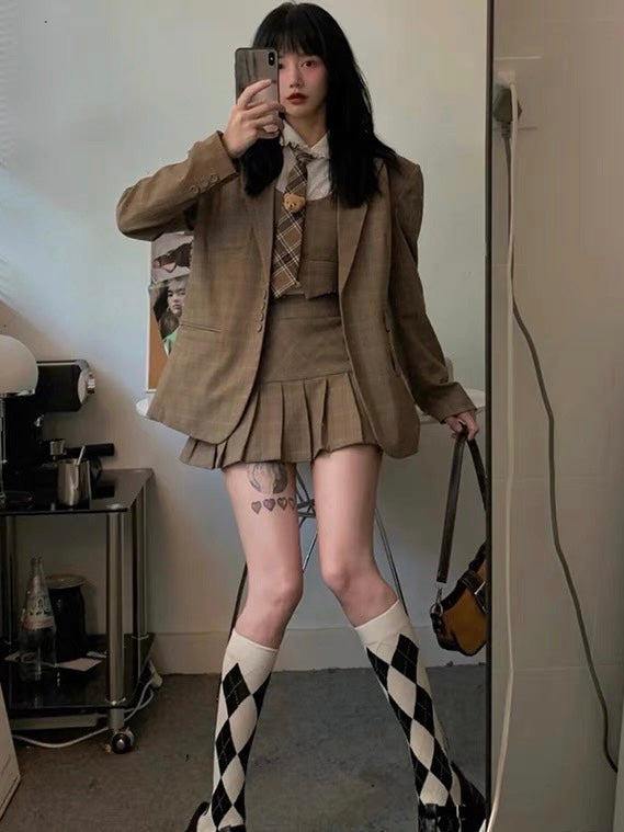 学院风菱格中筒袜Black and White Plaid Knee High Socks