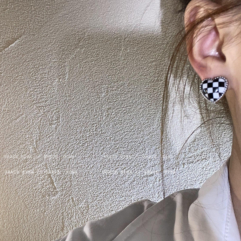 爱心棋盘格耳钉Chess Silver Plated Stud Earrings